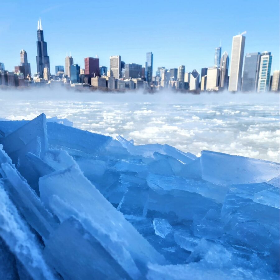 Photograph from photographer Derek Nielsen that went viral on Facebook of Chicago in winter