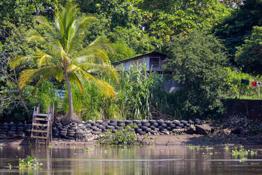 shoreline destruction because of lack of mangroves in Costa Rica
