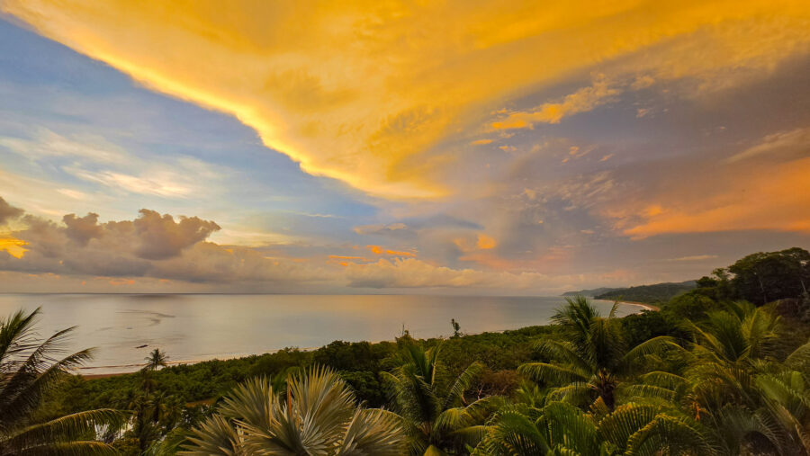 Photograph of a beautiful sunset in Drake Bay Costa Rica