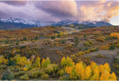 Jigsaw puzzle with tin Painted San Juans